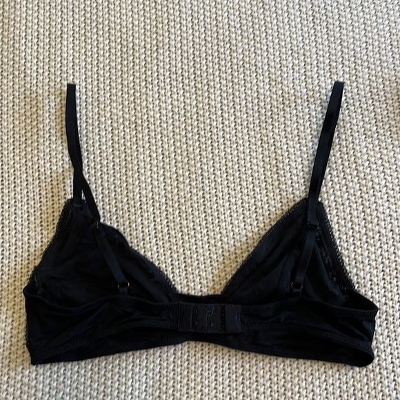 COPY - Set of two Flirty Bralettes - Picture 3 of 13